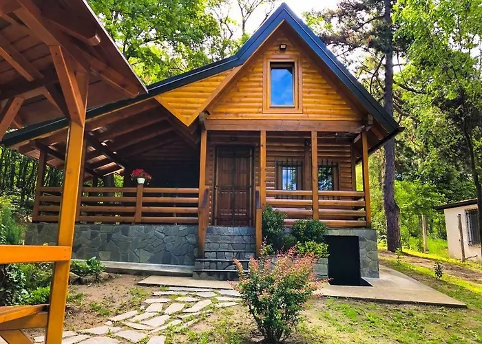 Деревянный коттедж Brvnara